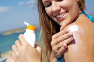 Spring is coming! - Gardening tips for a healthy spine Suncream 300x200